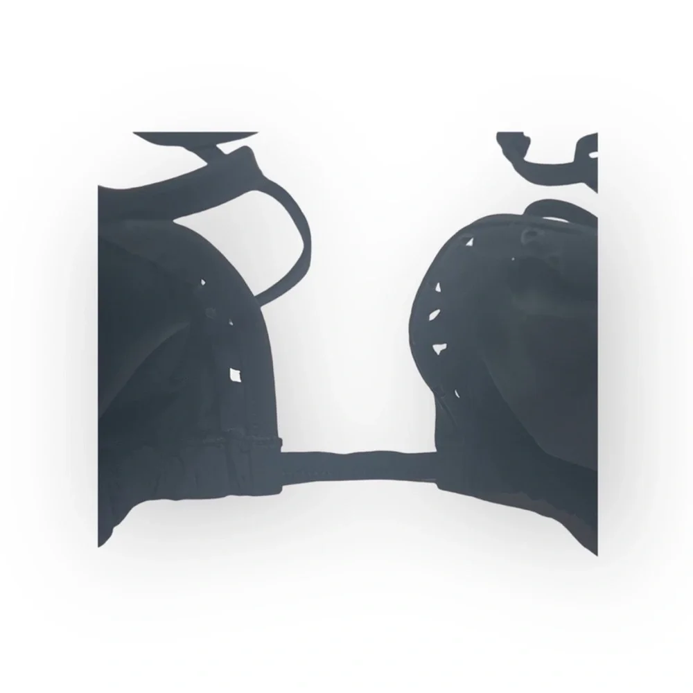 Vineyard Vines 𒀯 Laser Cut Triangle Slider String Bikini Top 𒀯 Black 𒀯 Large